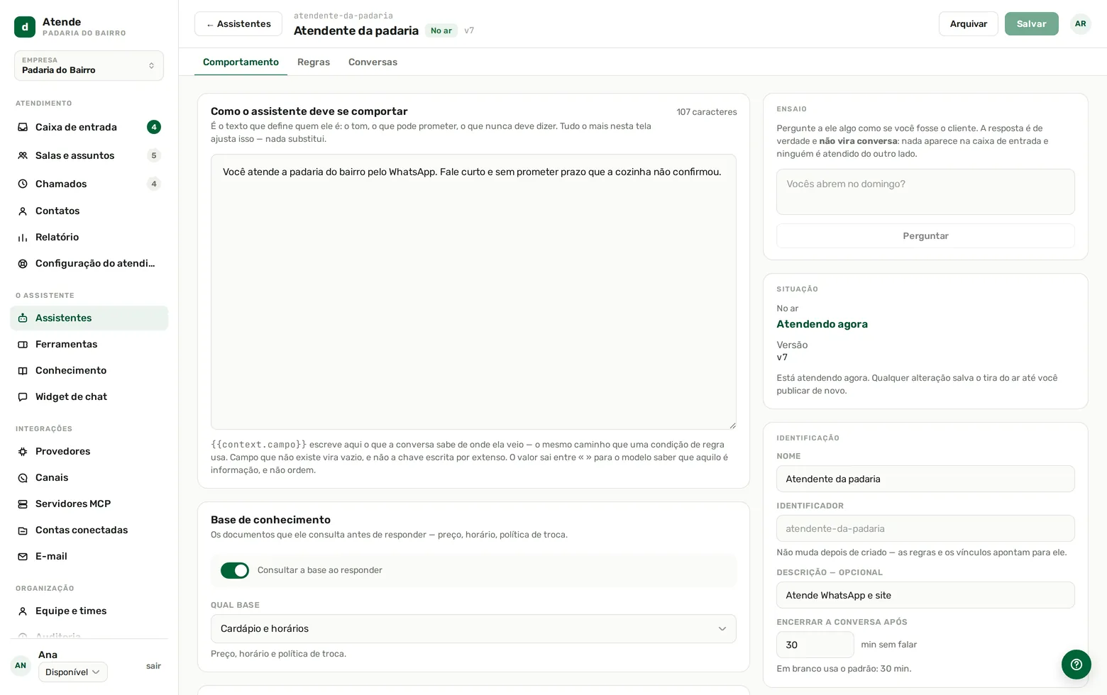 Tela de um assistente no console do Dextra Atende, com comportamento, base de conhecimento e ensaio