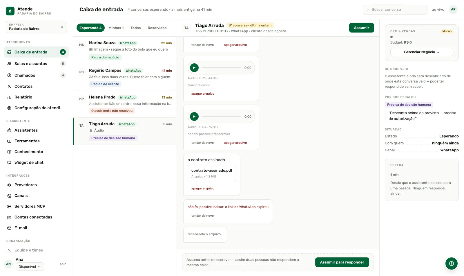 Áudio com a transcrição ao lado do player.