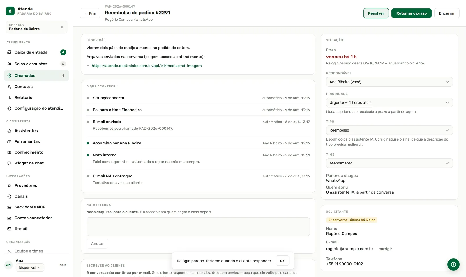 Aguardando o cliente: o relógio para.